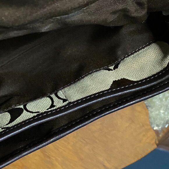 Vintage Coach Handbag with Gold Lame Handle and Trim - Picture 10 of 15